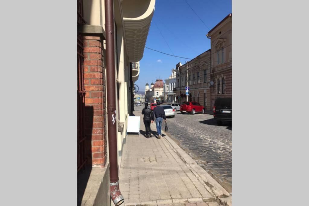 Лофт На Площі Філармонії Czernowitz Exterior foto